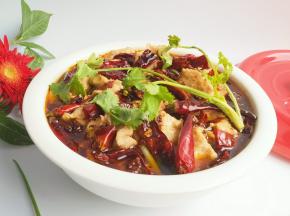 撒上葱花，香菜，芝麻， 水煮肉片就OK啦。