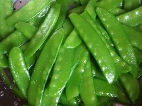 捞出来过凉开水，沥水。