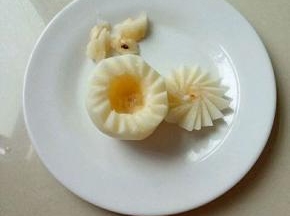 把中间的核挖掉，不要挖通。