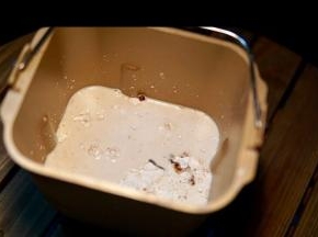 所有材料混合均匀揉面