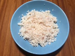 用料理机打碎，或者菜刀剁碎