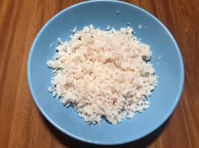 用料理机打碎，或者菜刀剁碎