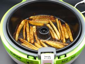 烹饪好酱香土豆，如果烤肉酱没盐可以加盐拌均即可