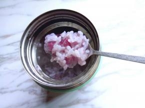 新鲜出炉的焖烧罐粥。