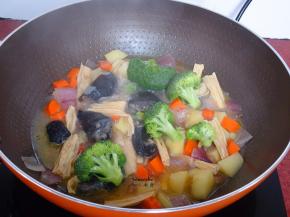 再放入西兰花；