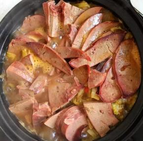 8、大火烧开转小火慢炖至汤汁浓稠