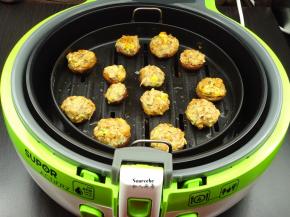 中间翻转一次，烤至熟即可；