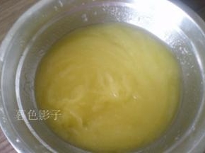 核桃仁都放在容器里