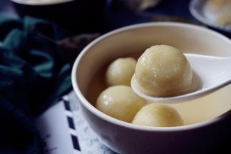 装在碗里即可品尝