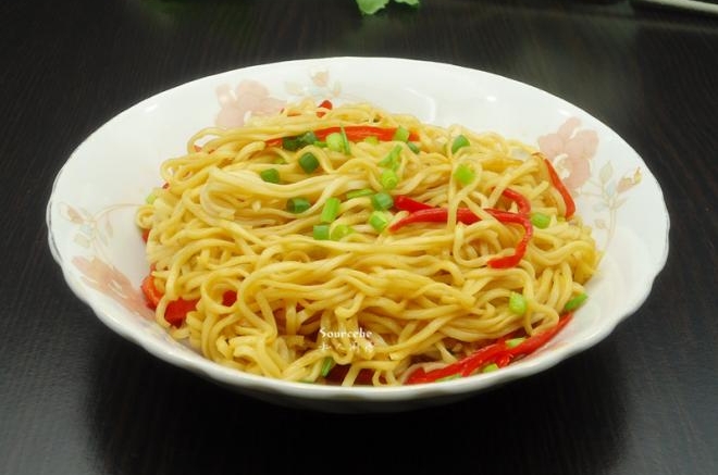 红辣椒炒面