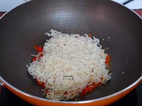 加入沥干水的面；