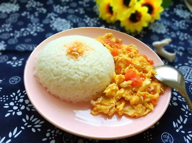 西红柿鸡蛋盖浇饭