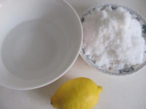 称好白糖，水，柠檬备用。