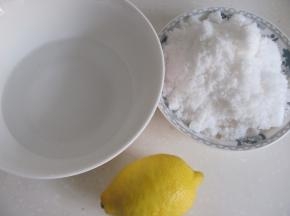 称好白糖，水，柠檬备用。