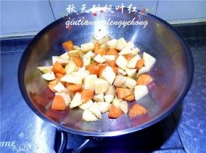 翻炒片刻