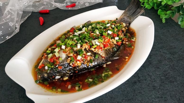 川味儿凉拌鲫鱼