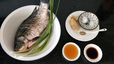 准备好如图示的材料