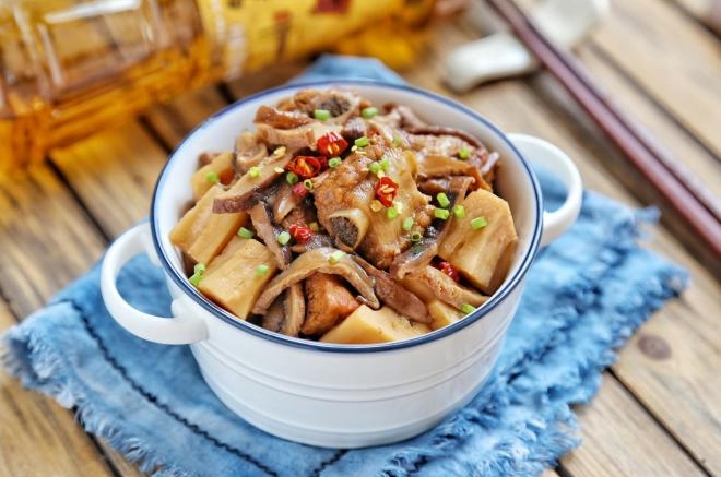 香菇莲藕炖排骨