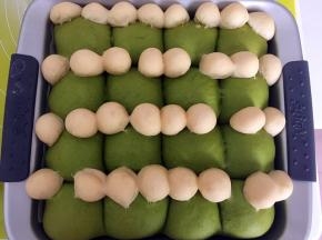 入烤箱170度烤10分钟，之后盖锡纸再烤20分钟