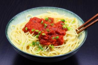 美味西餐——罗勒风味番茄酱意面。