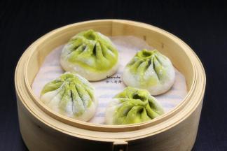 把包好的包子，放入蒸笼中，静放15分钟，二次发酵；