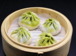 把包好的包子，放入蒸笼中，静放15分钟，二次发酵；