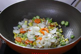 最后放百合，翻炒；