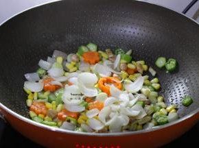 最后放百合，翻炒；