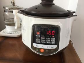 插电进入煲汤程序，我选择了差不多两个小时