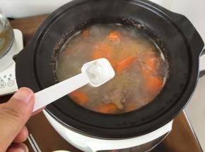 沸腾键继续沸腾二十分钟加适当的盐调味即可