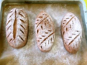 用刀片在表面划出喜欢的花纹