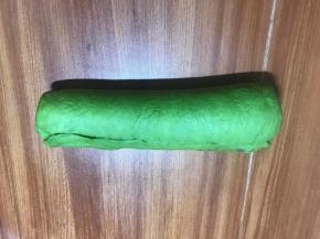 卷起来收口捏好