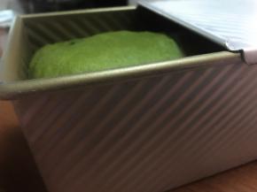 8分满左右，盖好盖子，烤箱预热175度，30分钟