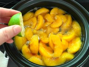 最后挤入半个青柠汁即可。