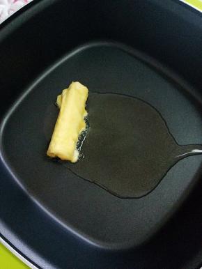 放入倒油的锅中