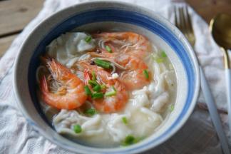 一口肉一口面一口虾