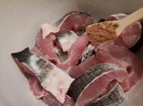 十三香一勺，腌制的时候都喜欢放一点提香