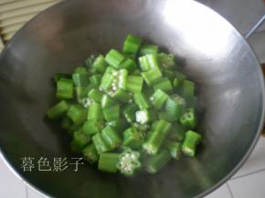 盖锅煮5分钟左右，加盐出锅就可以。