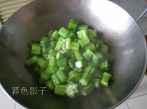 盖锅煮5分钟左右，加盐出锅就可以。