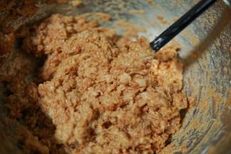 加入所有调料搅拌均匀备用