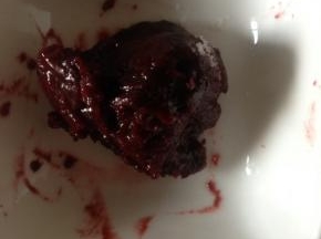 取出来冷藏好的面糊 分出需要的大小 用刮刀整理成圆形