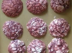 烤箱预热180度 中层烤12～15分钟 移出 晾凉再移动饼干