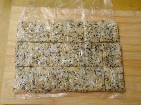 用刀切成4*5cm的长方形；