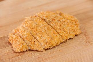 取出，放凉后切成长条形