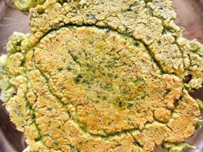 8、小火烙，一面金黄后翻面烙另一面至金黄