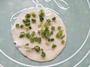 撒少量葱花