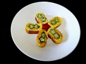 成品 ，儿子喜欢蘸番茄酱吃，你可以选择蛋液里面放盐或者是蘸着你喜欢的任意一种酱料吃。