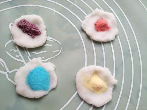 加入一点点果汁粉进行调色