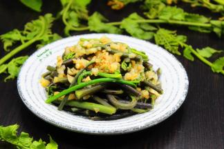蒜蓉炒蕨菜