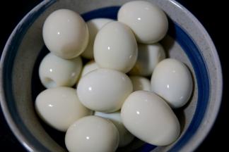 冷了以后剥皮（冷了比较好去皮不坏）